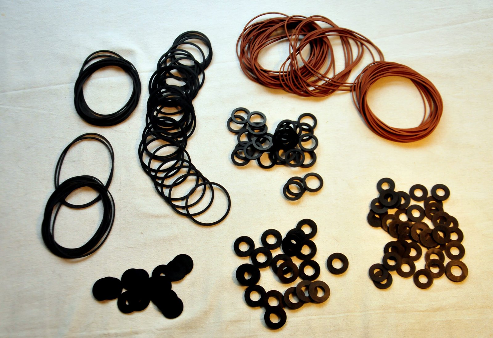 Lathe-cut-rubber-washers-2